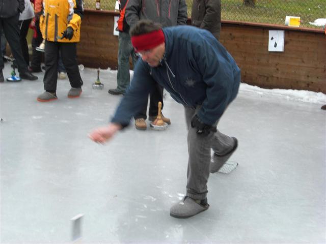 10-01-02 Ortsmeisterschaften Eisstock 2010-014