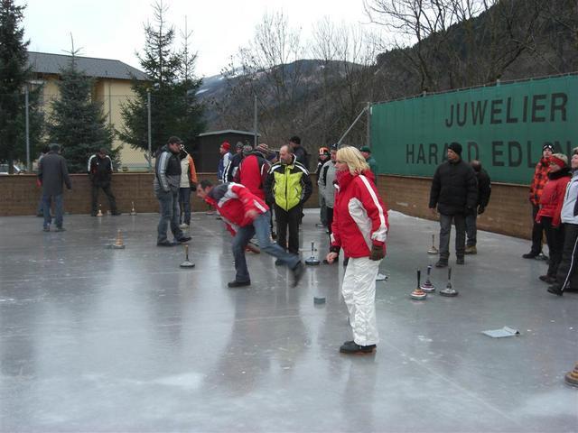 10-01-02 Ortsmeisterschaften Eisstock 2010-022