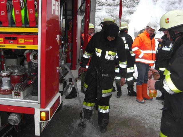 10-12-02 - Brand Radlader 022