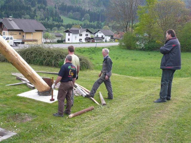 10-04-30 Maibaum 093