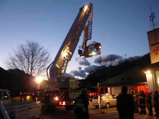 11-04-08 - Gesamtuebung Hubsteiger 009