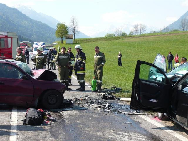 11-04-17 - Unfall B106 Rappersdorf 049