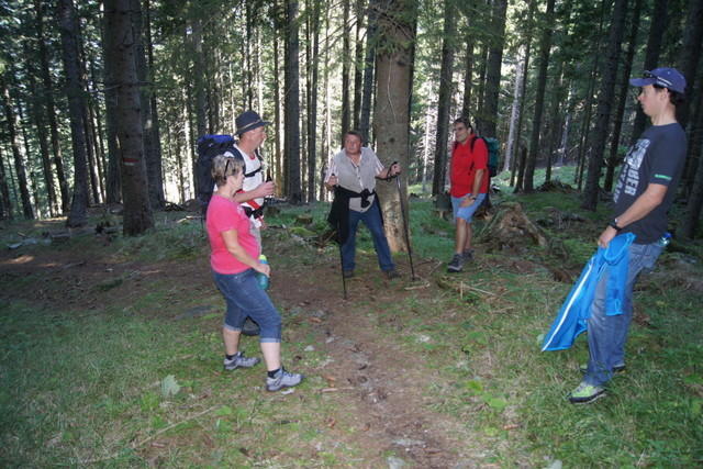 12-09-09 Almwandertag 2012 010