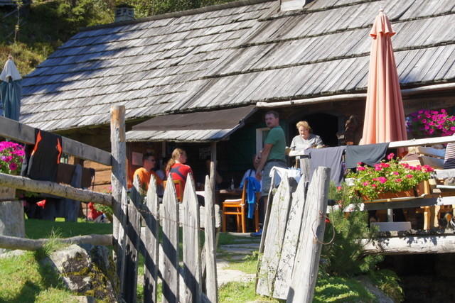 12-09-09 Almwandertag 2012 019