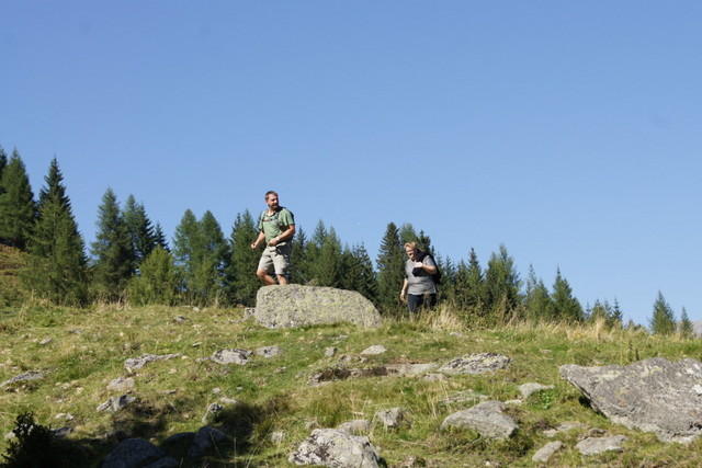 12-09-09 Almwandertag 2012 092