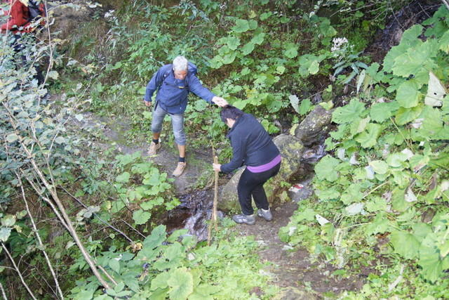 12-09-09 Almwandertag 2012 114