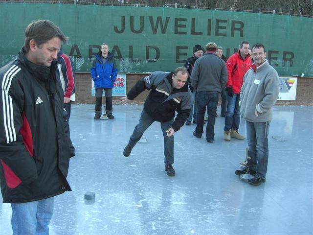 12-01-15 Ortsmeisterschaft Eisstock 050