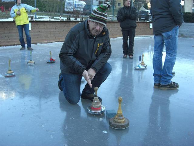 12-01-15 Ortsmeisterschaft Eisstock 058