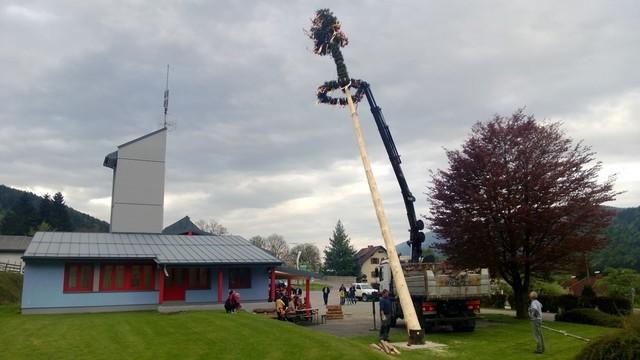 2013-04-30 Maibaum 060